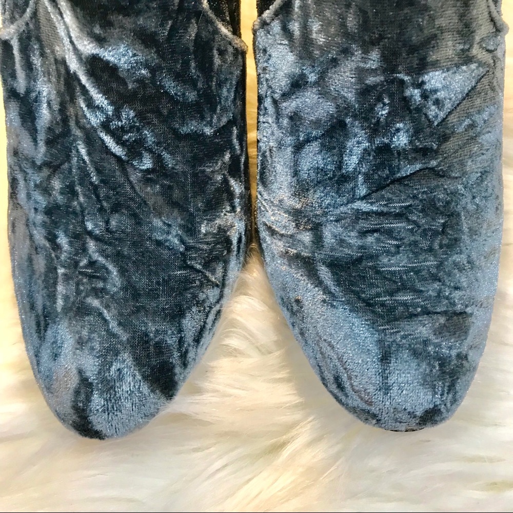 Steve Madden Emison Crushed Velvet Booties - Picture 6 of 7